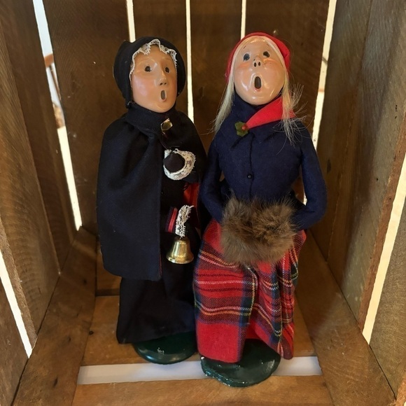 byers choice Other - Byers Choice The Carolers Sing Standing Figure Christmas Decor Lot of 2